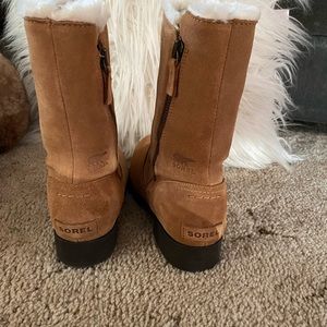 Sorel size 5 boots